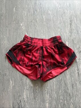 Lululemon Red and Black Tie-Dye Hotty Hot 2.5’ Shorts